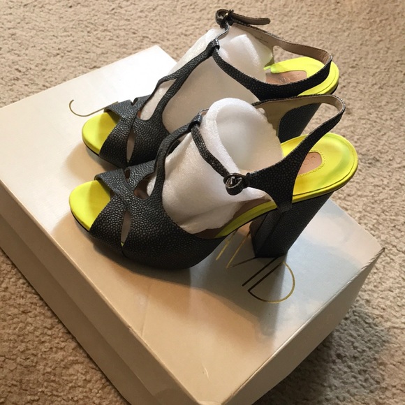Dadallina dark grey/yellow heels - Picture 2 of 4